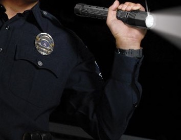 what type of flashlights do cops use