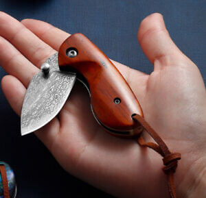 Mini Pocket knives with para cord