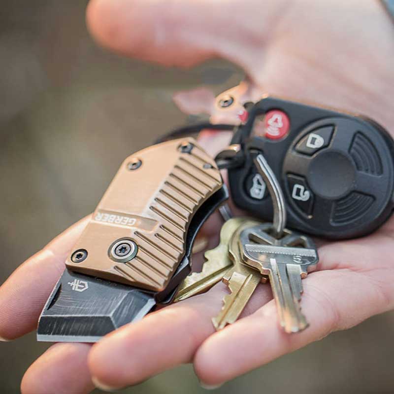 Keychain pocket knives